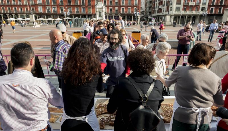 Fotos: Reparto de la Corona de San Pedro