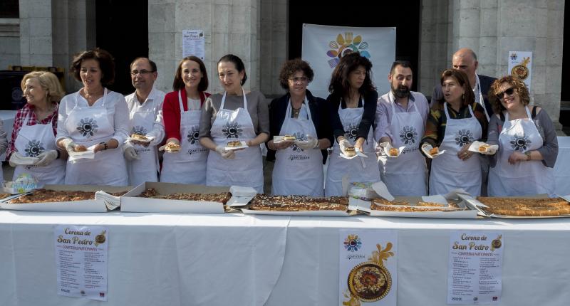 Fotos: Reparto de la Corona de San Pedro