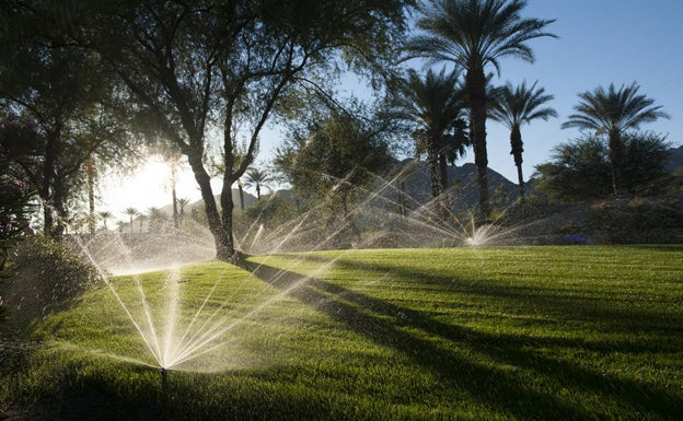 Sistemas de riego de la marca Hunter. 