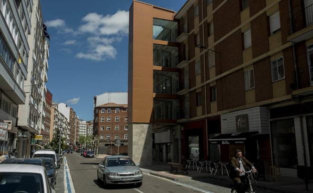 Torre de ascensor en la calle Gabilondo.