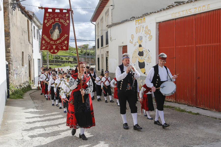 El municipio celebró ayer por todo lo alto, y con numerosa presencia de público, la undécima edición del Festival de Danzas Reserva de la Biosfera 'Sierras de Béjar y de Francia', un certamen que nació ligado al programa 'Primavera en las Sierras'. 