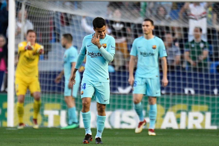 El Barça perdió la imbatibilidad en el Ciutat de Valencia a pesar del hat-trick de Coutinho y el penalti transformado por Suárez. Con esta victoria, el Levante acumula cinco consecutivas en casa 