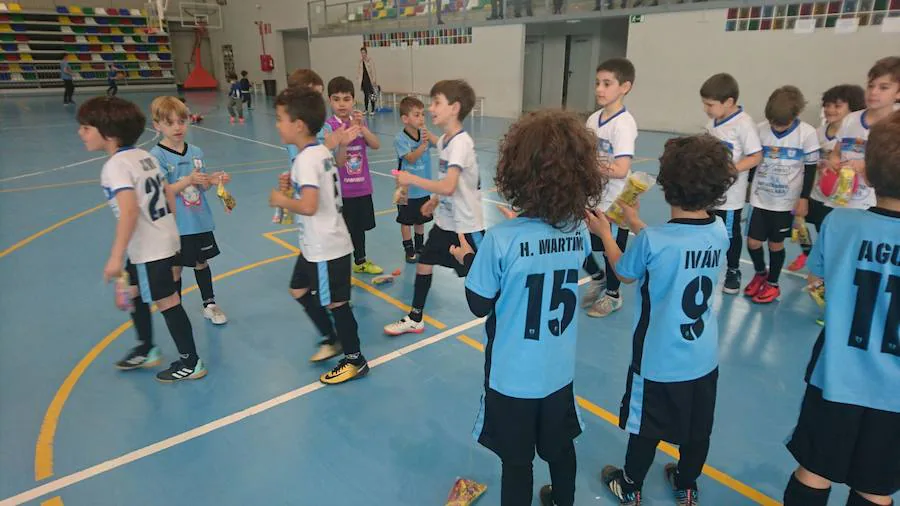 Este domingo se celebró en el pabellón de municipal de Aldeatejada (Salamanca) la IV Copa Prebenjamín de fútbol sala organizada por el F.S.Salamanca y Asafusa que contó con más de 150 participantes 