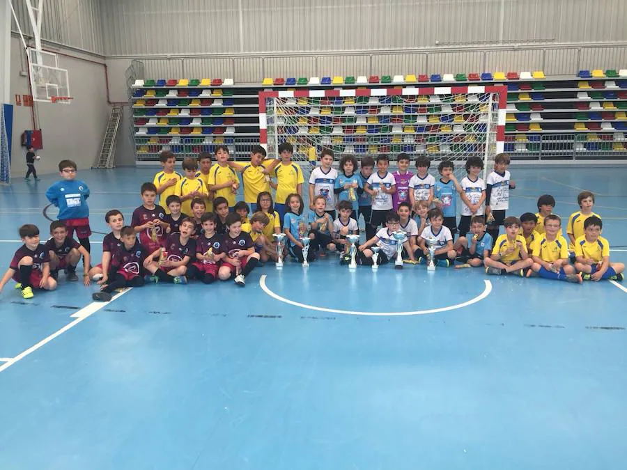 Este domingo se celebró en el pabellón de municipal de Aldeatejada (Salamanca) la IV Copa Prebenjamín de fútbol sala organizada por el F.S.Salamanca y Asafusa que contó con más de 150 participantes 