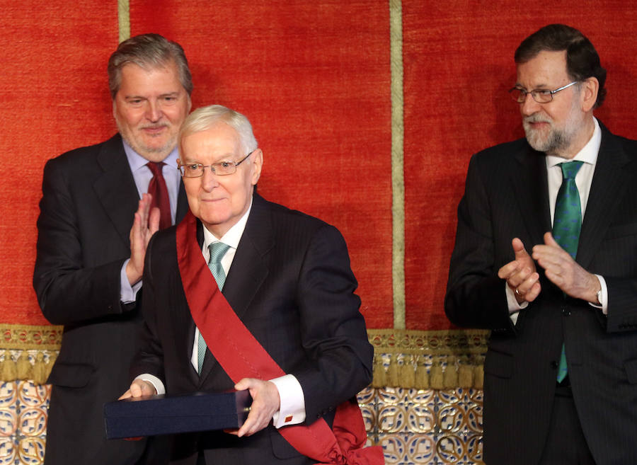 Fotos: Mariano Rajoy entrega las cruces de Alfonso X el Sabio en el Alcázar de Segovia