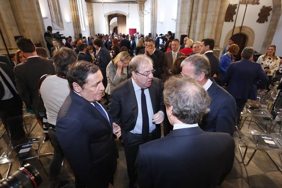 Sesión plenaria de las Cortes en Salamanca