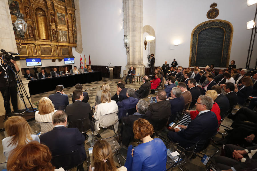 Sesión plenaria de las Cortes en Salamanca