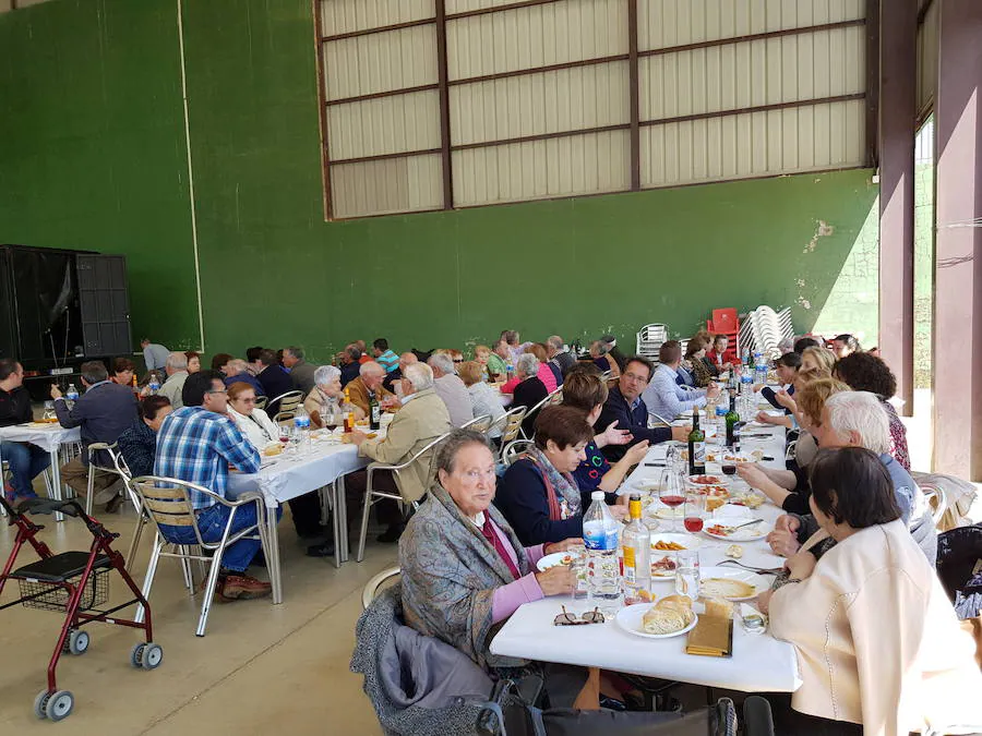 Fotos: Comida de hermandad en Espinosa de Villagonzalo