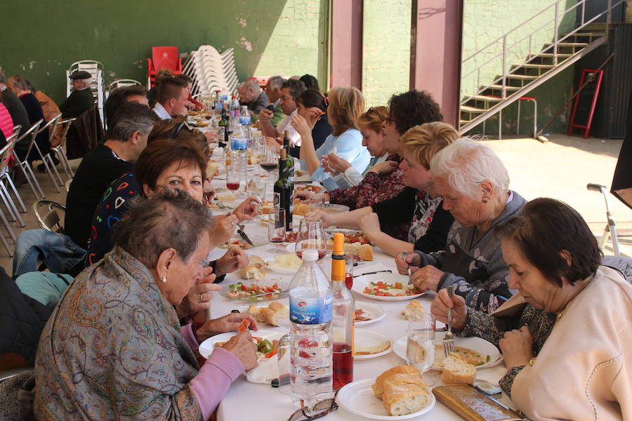 Fotos: Comida de hermandad en Espinosa de Villagonzalo