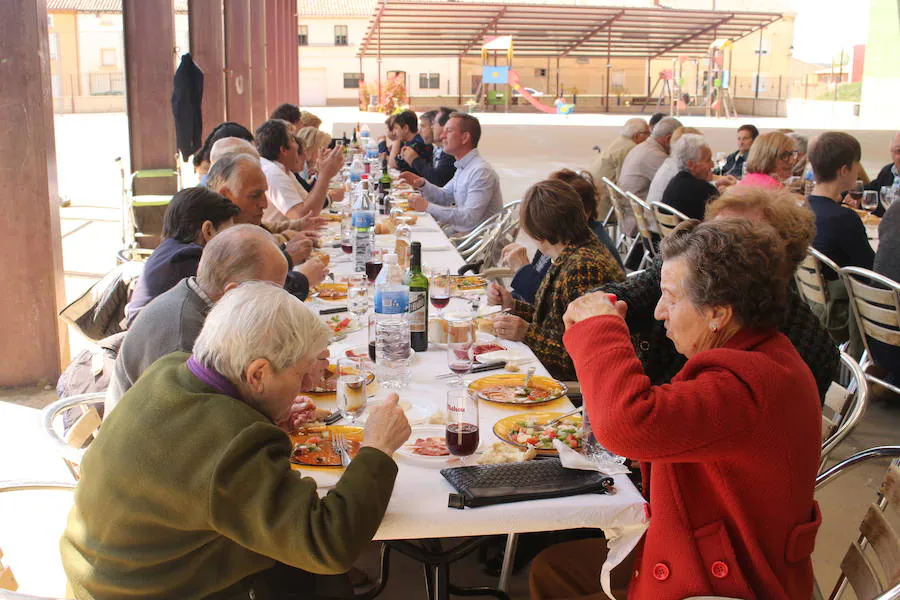 Fotos: Comida de hermandad en Espinosa de Villagonzalo