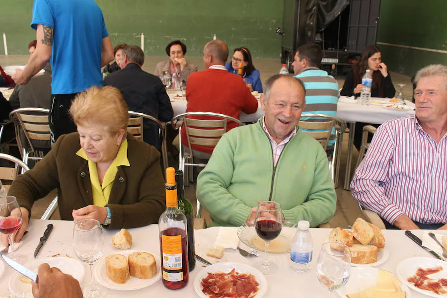 Fotos: Comida de hermandad en Espinosa de Villagonzalo