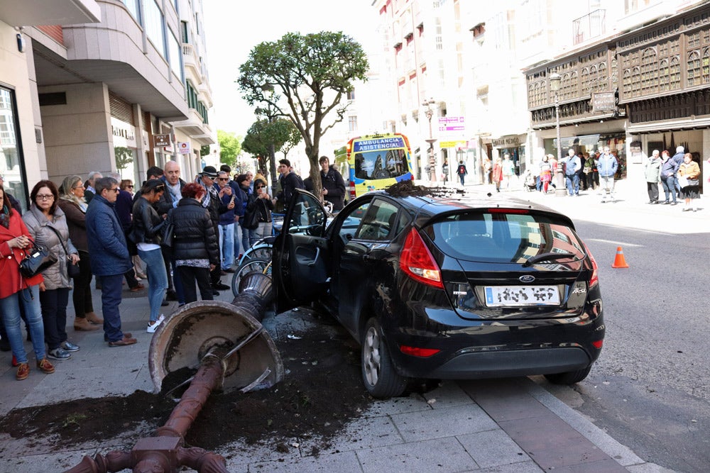 Fotos: Espectacular accidente en la calle Vitoria