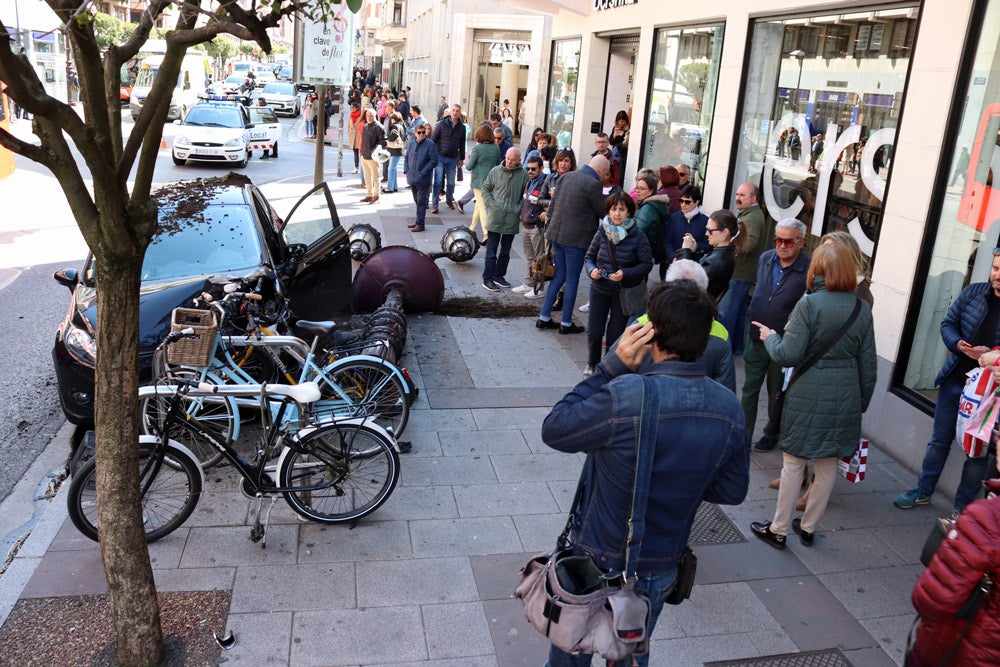 Fotos: Espectacular accidente en la calle Vitoria