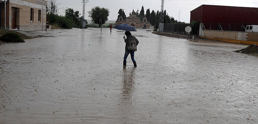 Fotos: Una tormenta inunda las calles de La Seca