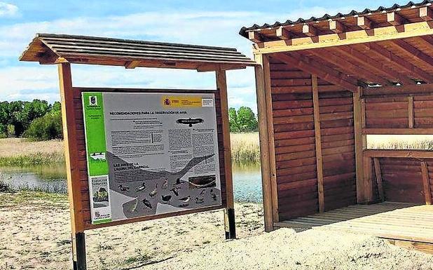 Observatorio de aves en las Lagunas del Carrizal de Lastras. 