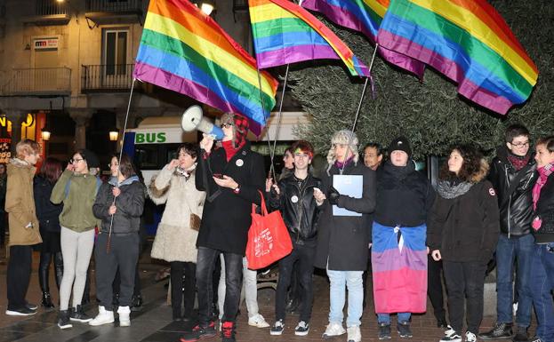 Concentracion contra los actos homófobos en Valladolid el pasado mes de febrero.