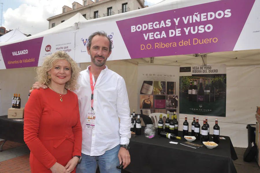 `Valladolid, Plaza Mayor del Vino´ ya ha echado a andar en la Plaza Mayor de la ciudad. Se han inaugurado las 50 carpas en las que las cinco Denominaciones de Origen y la marca Alimentos de Valladolid ofrecerán degustaciones y catas de sus productos.