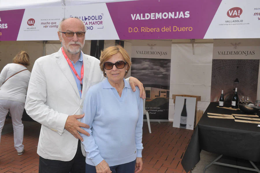 `Valladolid, Plaza Mayor del Vino´ ya ha echado a andar en la Plaza Mayor de la ciudad. Se han inaugurado las 50 carpas en las que las cinco Denominaciones de Origen y la marca Alimentos de Valladolid ofrecerán degustaciones y catas de sus productos.