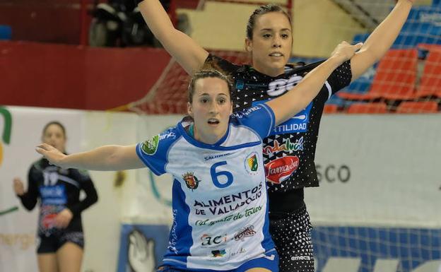 Nekane defiende a Paula García. 