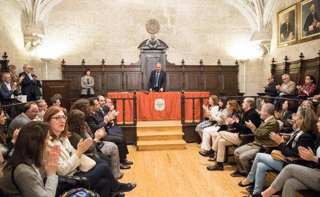 El rector de la Universidad de Valladolid, Antonio Largo, preside la toma de posesión de la secretaria general y los vicerrectores.