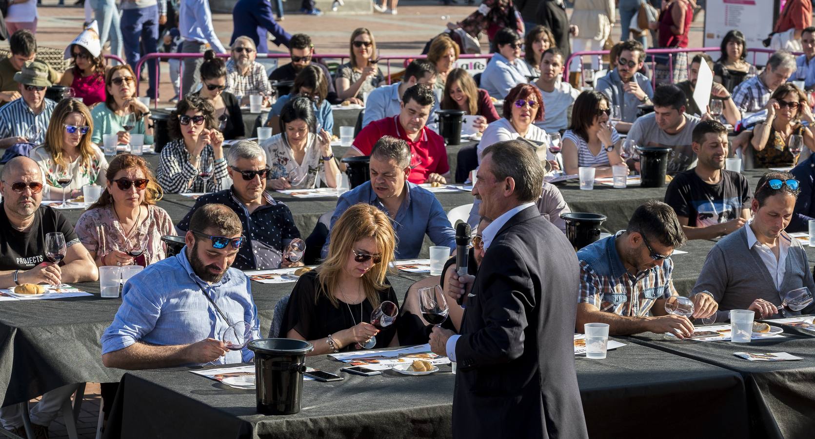 Fotos: Jornada del sábado por la tarde en la feria &#039;Valladolid, Plaza Mayor del Vino&#039;