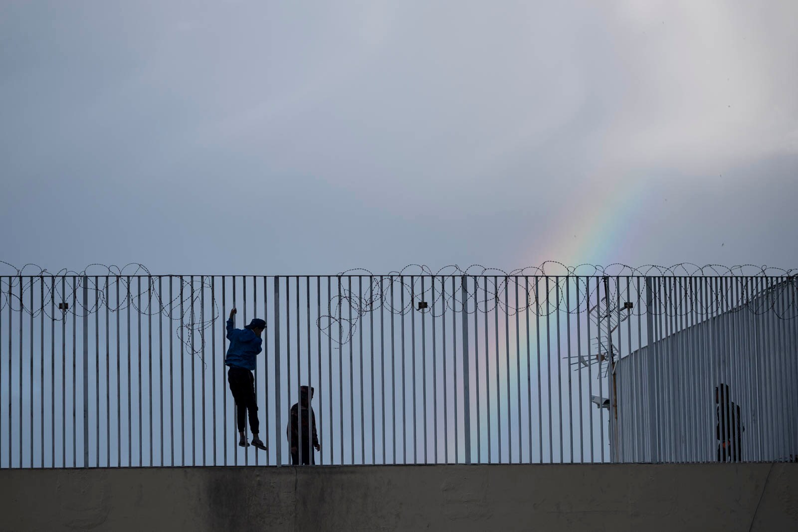 El número de menores migrantes que llegaron solos a España en el año 2017 fue de 2.417, lo que supone un aumento del 60,4% con respecto a 2016, según el informe de Save the Children