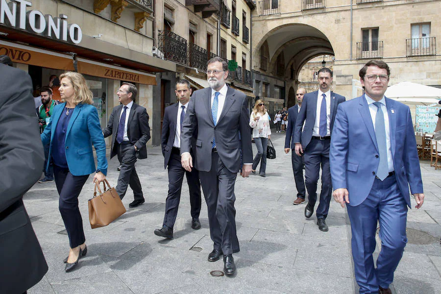 Fotos: Rajoy de paseo por el casco histórico de Salamanca