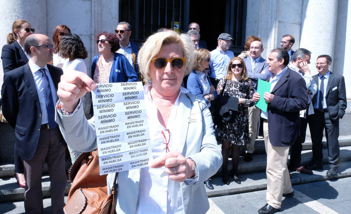 La mayoría de los 303 jueces y 124 fiscales de Castilla y León se han plantado hoy en una huelga histórica convocada por todas sus asociaciones profesionales, ante lo que definen de «autismo» de los políticos respecto de sus reivindicaciones