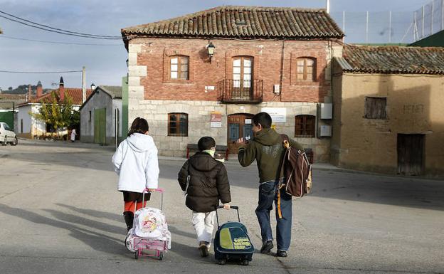 Dieciséis municipios de Valladolid prevén tener menos de diez alumnos en sus aulas