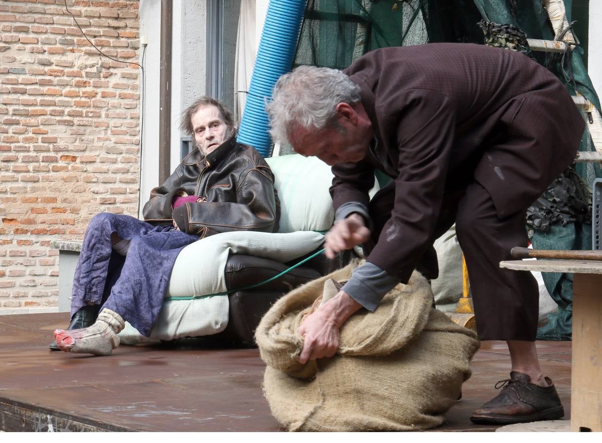 56 compañías desfilarán desde hoy y hasta el próximo domingo con actuaciones que van desde el mero espectáculo de entretenimiento hasta la denuncia de temas tan profundos como la emigración, la lucha de clases...