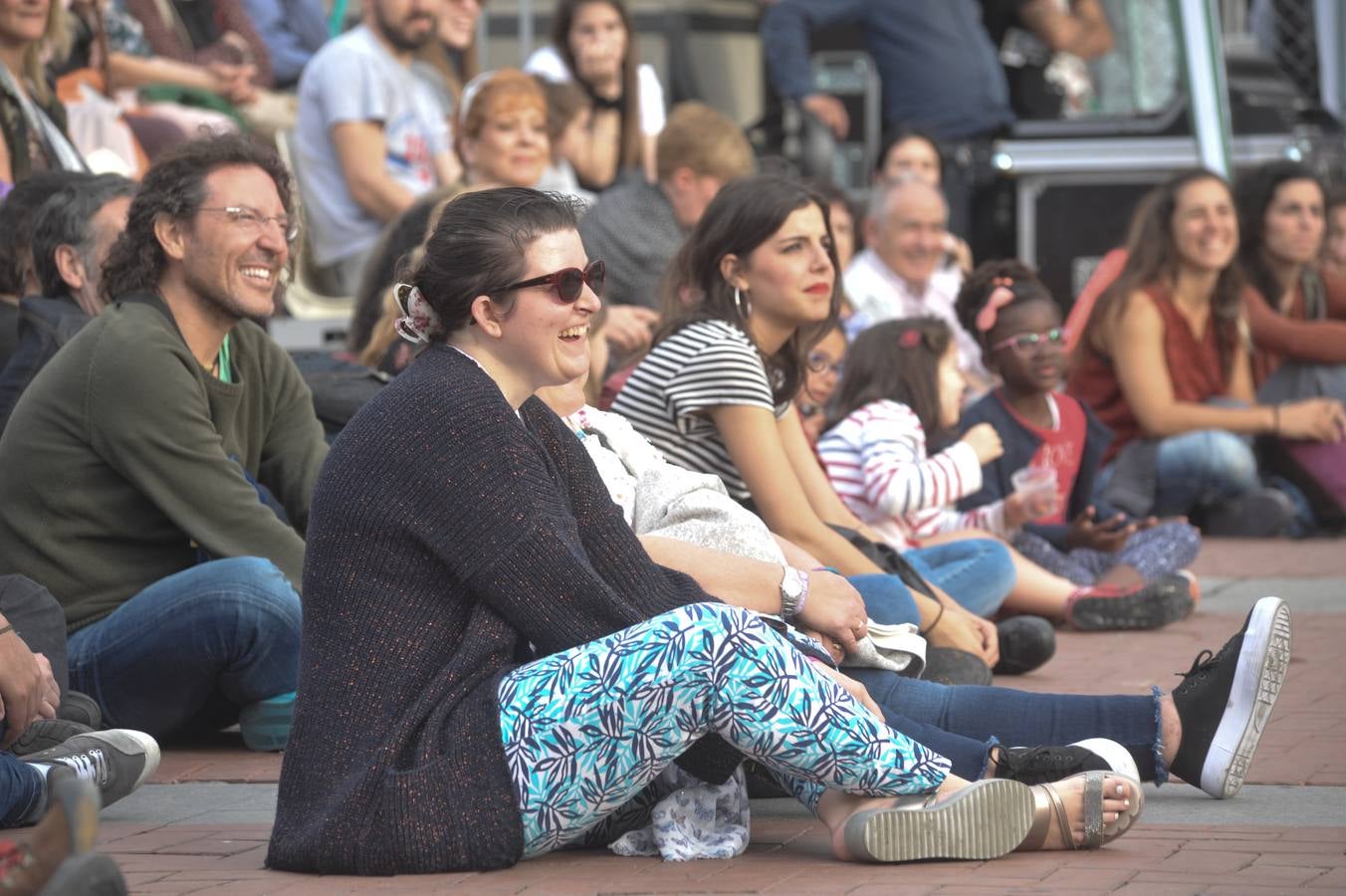 56 compañías desfilarán desde hoy y hasta el próximo domingo con actuaciones que van desde el mero espectáculo de entretenimiento hasta la denuncia de temas tan profundos como la emigración, la lucha de clases...