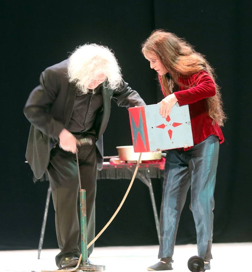 56 compañías desfilarán desde hoy y hasta el próximo domingo con actuaciones que van desde el mero espectáculo de entretenimiento hasta la denuncia de temas tan profundos como la emigración, la lucha de clases...