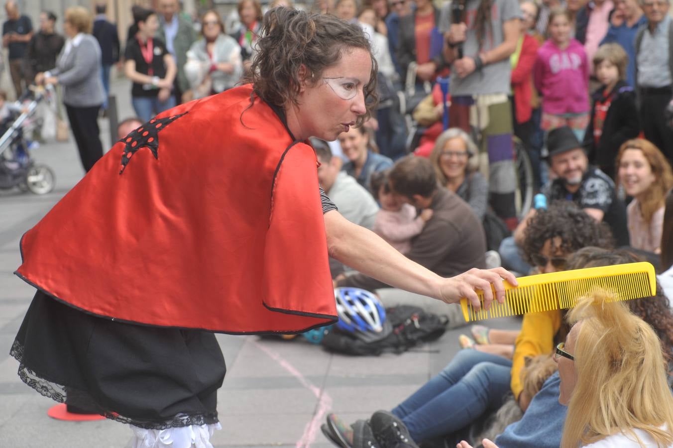 56 compañías desfilarán desde hoy y hasta el próximo domingo con actuaciones que van desde el mero espectáculo de entretenimiento hasta la denuncia de temas tan profundos como la emigración, la lucha de clases...