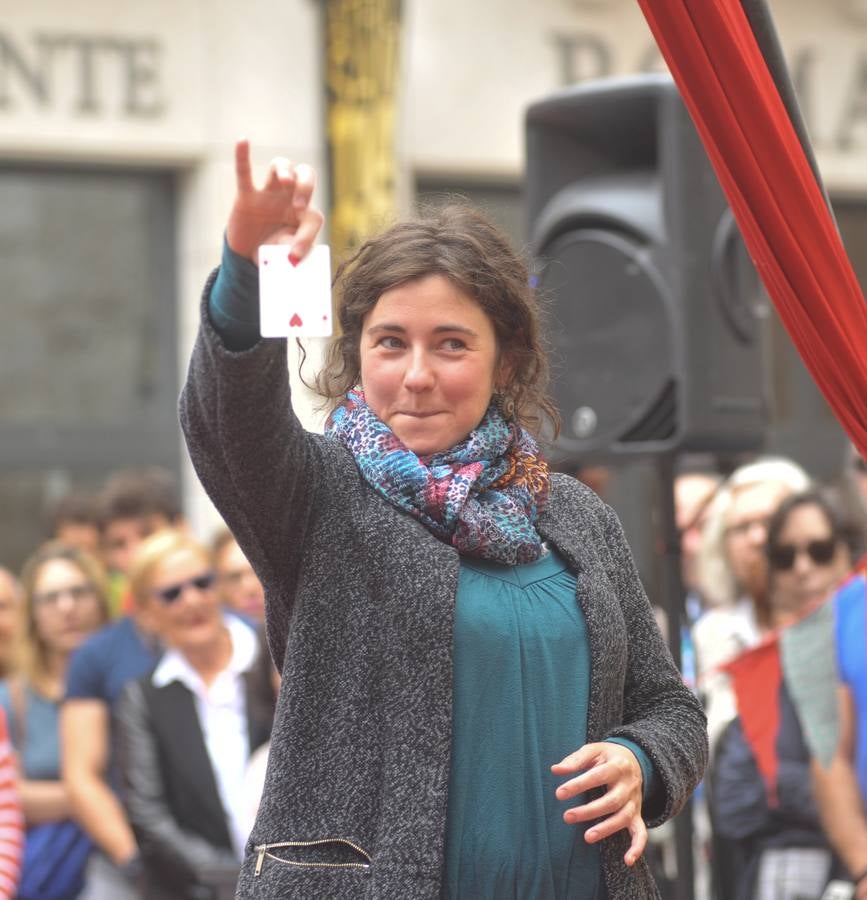 56 compañías desfilarán desde hoy y hasta el próximo domingo con actuaciones que van desde el mero espectáculo de entretenimiento hasta la denuncia de temas tan profundos como la emigración, la lucha de clases...