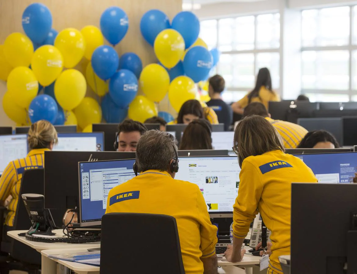 IKEA inaugura en Valladolid su centro de atención al cliente en España con  150 empleos