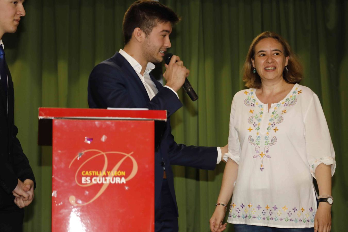 Fotos: Graduación de los alumnos de Bachillerato del IES Conde Lucanor de Peñafiel