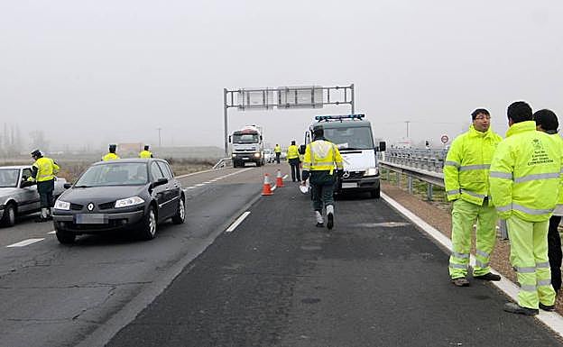 Un palentino de 41 años conduce una furgoneta durante 13 kilómetros en sentido contrario por la autopista León-Astorga