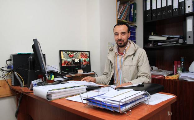 Mohammed El Mizeb, en su despacho. 