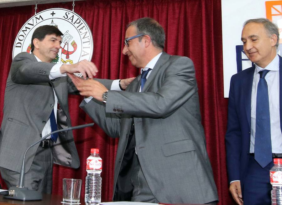 Fotos: Agustín García Matilla toma posesión como vicerrector del Campus de la UVA en Segovia