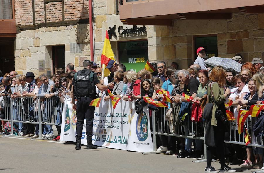 Fotos: El Rey, recibido en Aguilar (2/2)