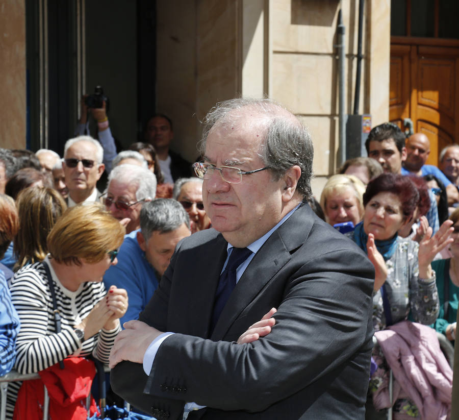 Fotos: El Rey, recibido en Aguilar (2/2)