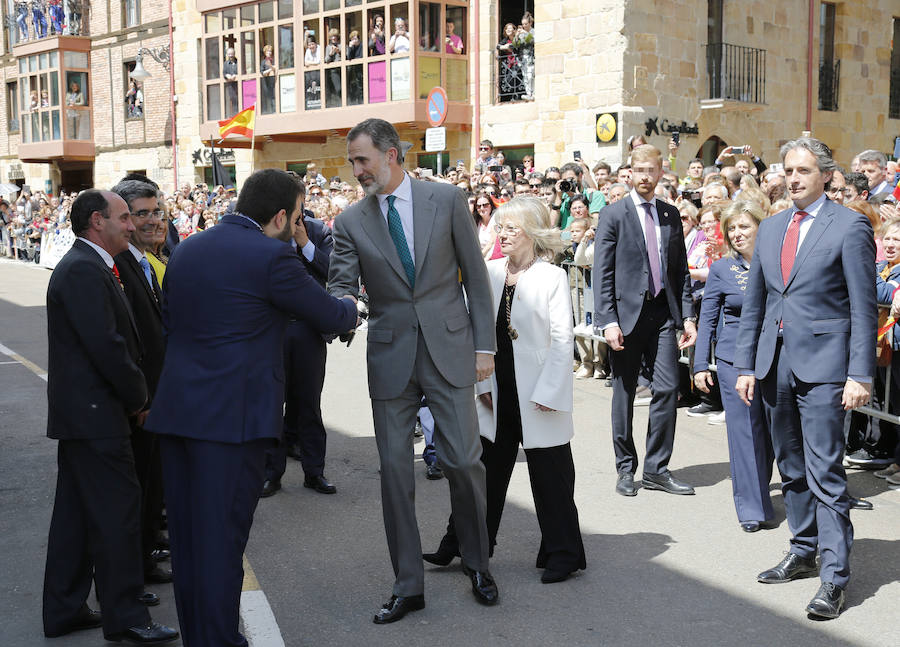 Fotos: El Rey, recibido en Aguilar (2/2)