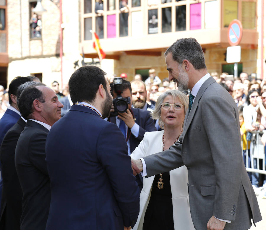 Fotos: El Rey, recibido en Aguilar (2/2)
