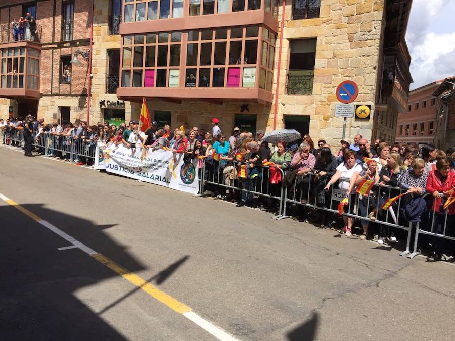 Fotos: El Rey, recibido en Aguilar de Campoo (1/2)