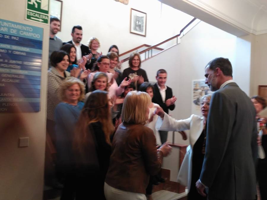 Fotos: El Rey, recibido en Aguilar de Campoo (1/2)