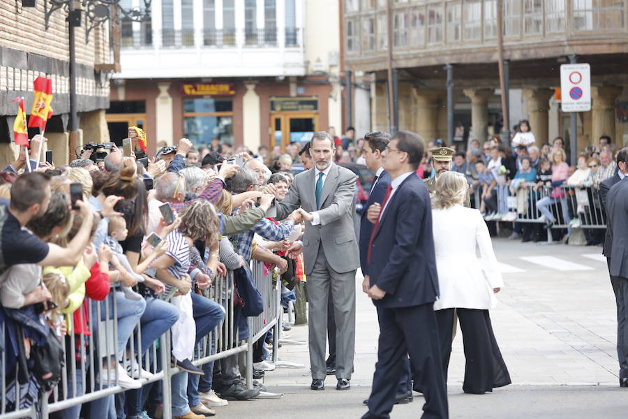 Fotos: El Rey, recibido en Aguilar de Campoo (1/2)