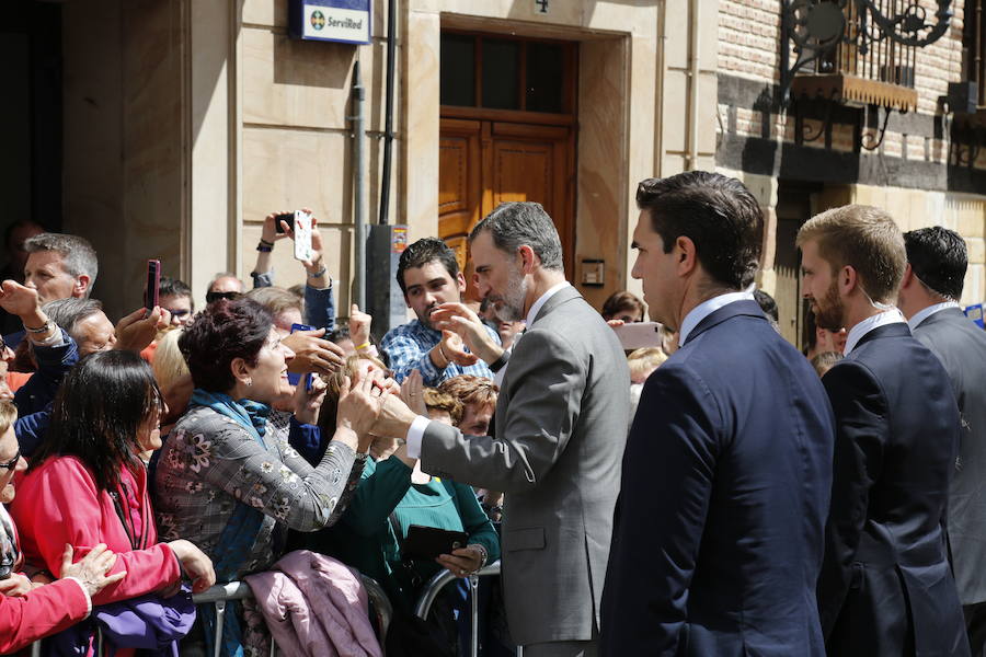 Fotos: El Rey, recibido en Aguilar de Campoo (1/2)