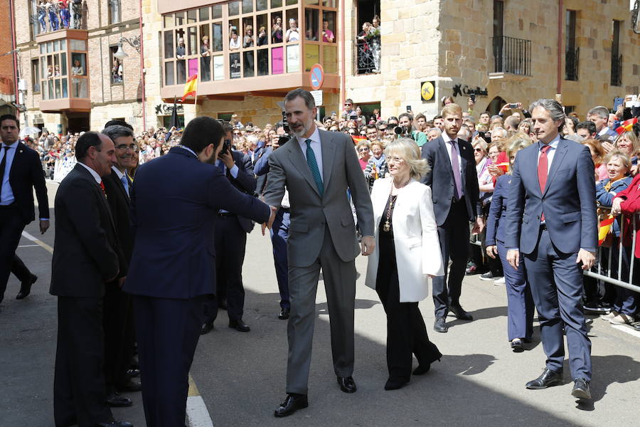 Fotos: El Rey, recibido en Aguilar de Campoo (1/2)