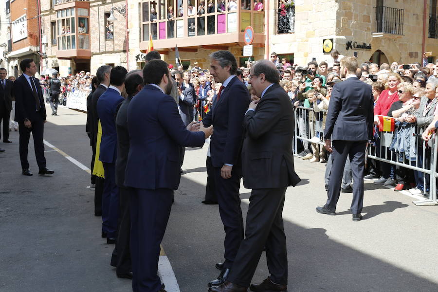 Fotos: El Rey, recibido en Aguilar de Campoo (1/2)