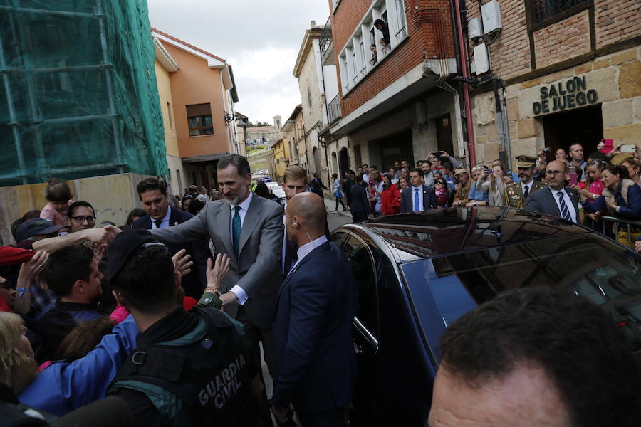 Fotos: El Rey, recibido en Aguilar de Campoo (1/2)
